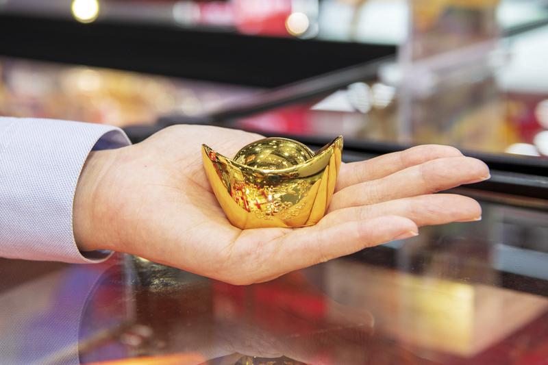 人间清醒！北京阿姨的黄金理财智慧，给你最温暖的正能量！近日，随着金价的不断攀