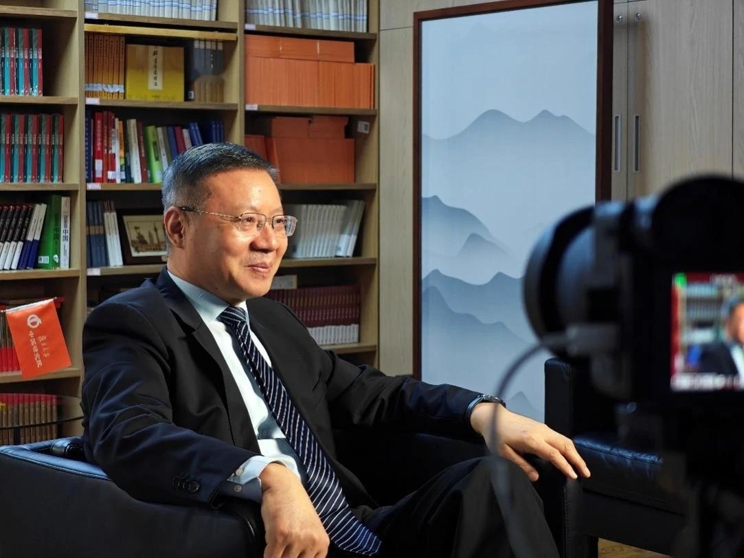 张维为教授的最新消息。快报！11月17日，复旦大学张维为教授接受欧洲媒体独家采