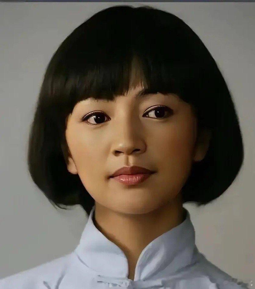 罗海琼手里那54万股华谊，从几十块跌到1块7，她愣是一股没卖。朋友问她慌不慌。她