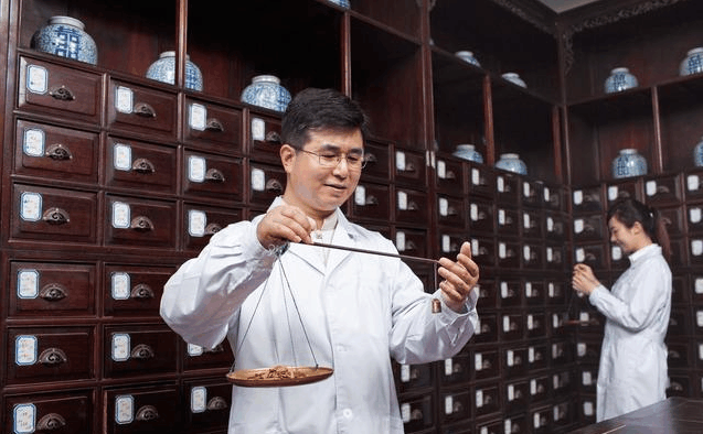 甲状腺结节手术, 看了这些图片, 你还敢在大脖子上动刀吗?