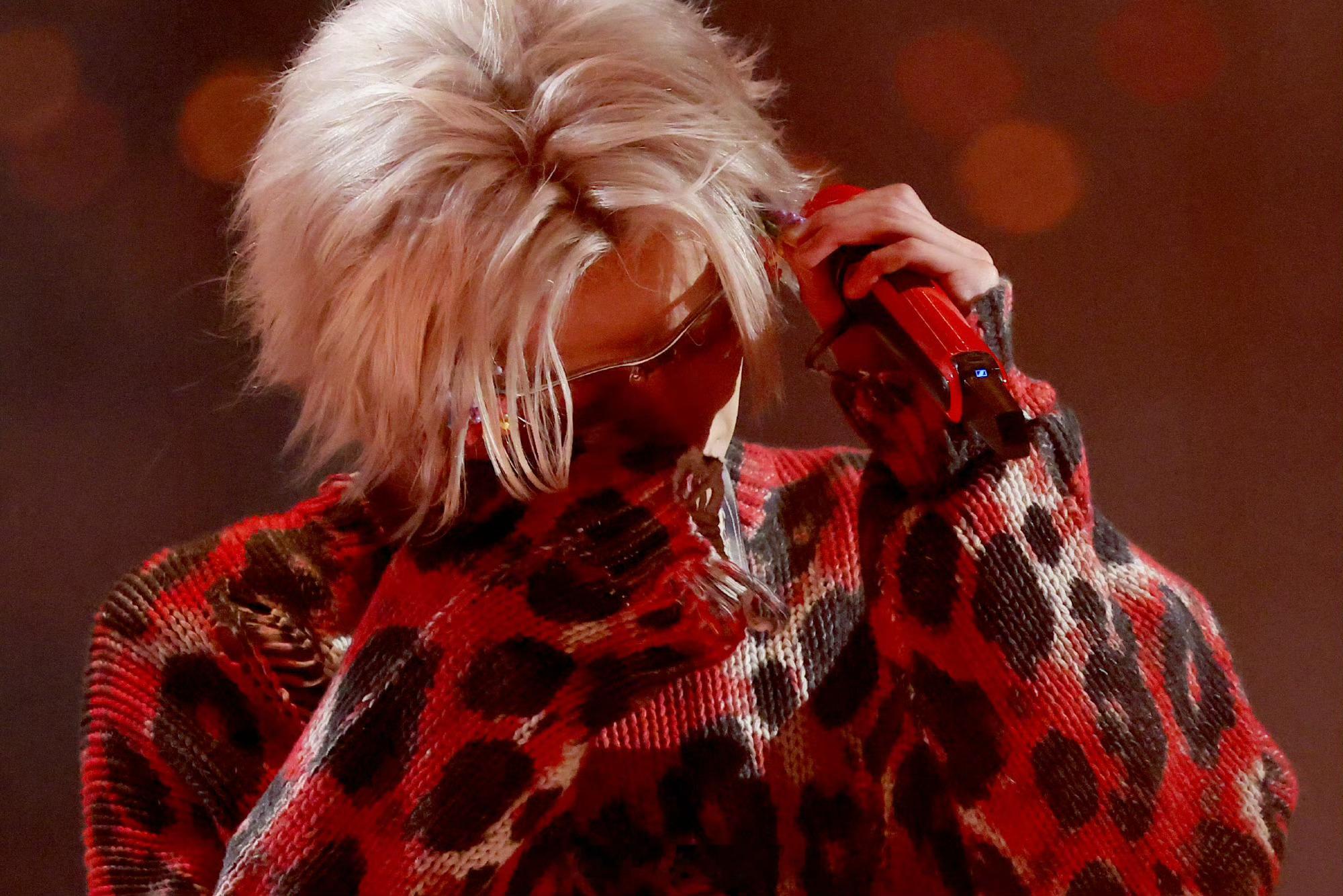 华晨宇每次演唱会的造型都让人眼前一亮，看着很大胆可是他驾驭的特别好