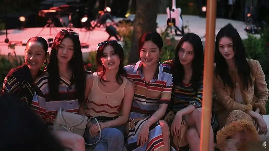 香奈儿活动的00花，向涵之，张子枫，李宛妲，谁才是最美00🌸？