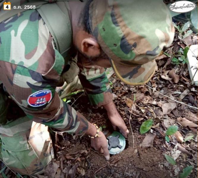 打疯了！泰国少校阵亡，F-16越境轰炸，炸毁柬埔寨赌场，火箭弹洗地。 仅仅两