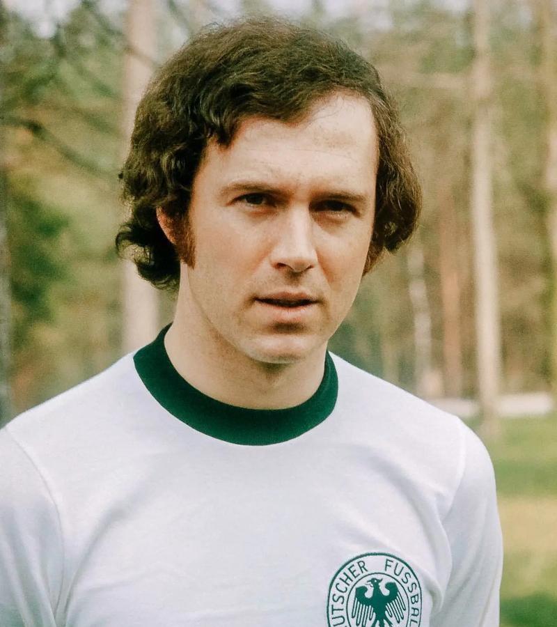 齐达内，大罗和贝肯鲍尔历史地位该如何排？齐达内世界杯、欧洲杯、欧冠冠军大满贯