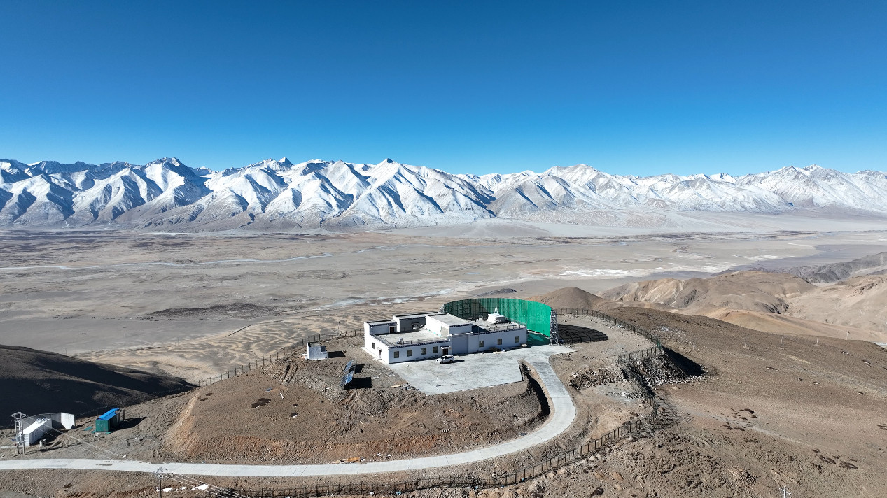 【我国首个原初引力波探测实验一期建成并实现首光观测】据央视新闻报道，近日，由该研