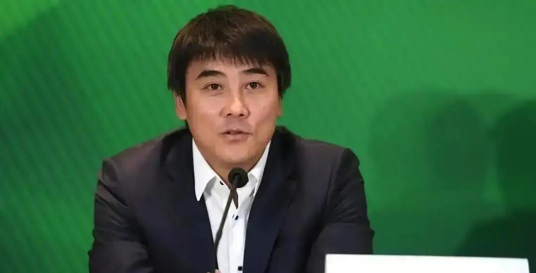 国安不拼酒桌拼数据李明时代靠喝酒谈合同，现在马永明把合同、训练、转会全塞进