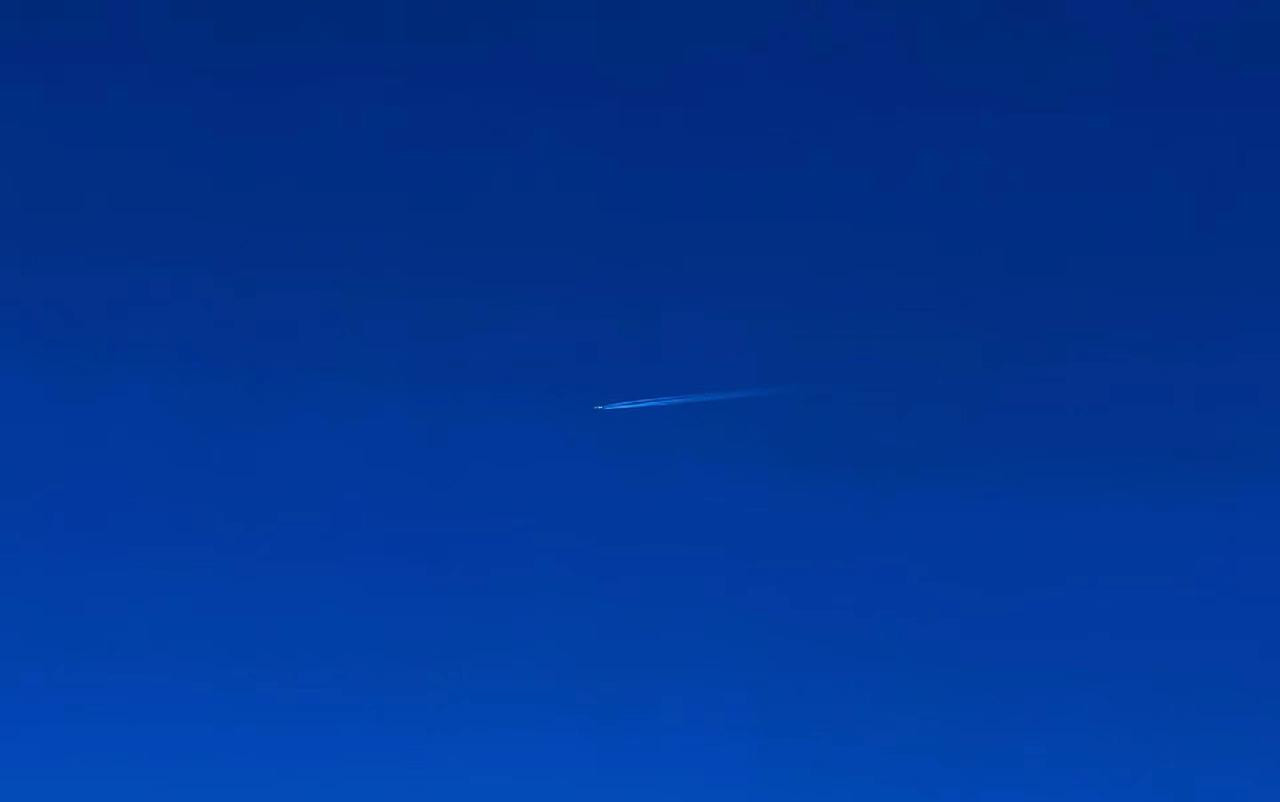 蓝蓝的天空，清清的湖水，绝美