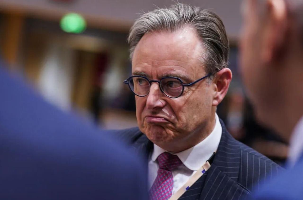 什么叫做弱国无外交？比利时首相德韦弗给全世界上了一课很多人总觉得，西方阵营内