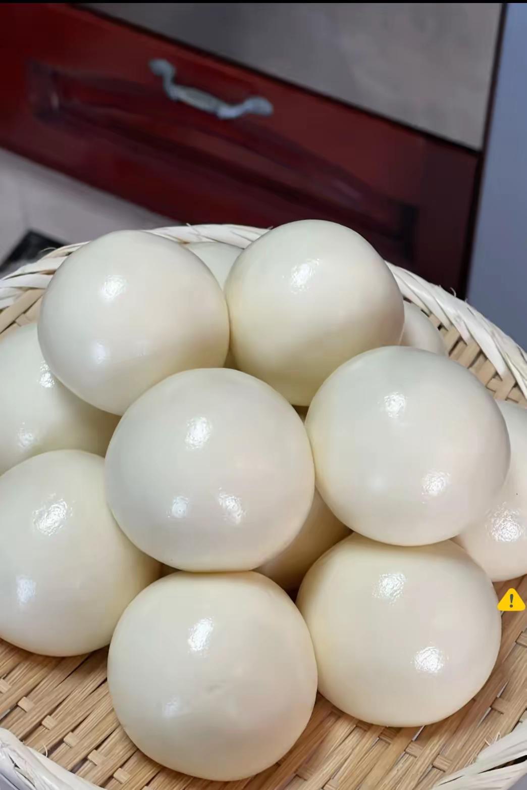 不可能做出象珍珠般的馒头来，太有口感了好想咬一口试试是不是面粉做的馒头//@