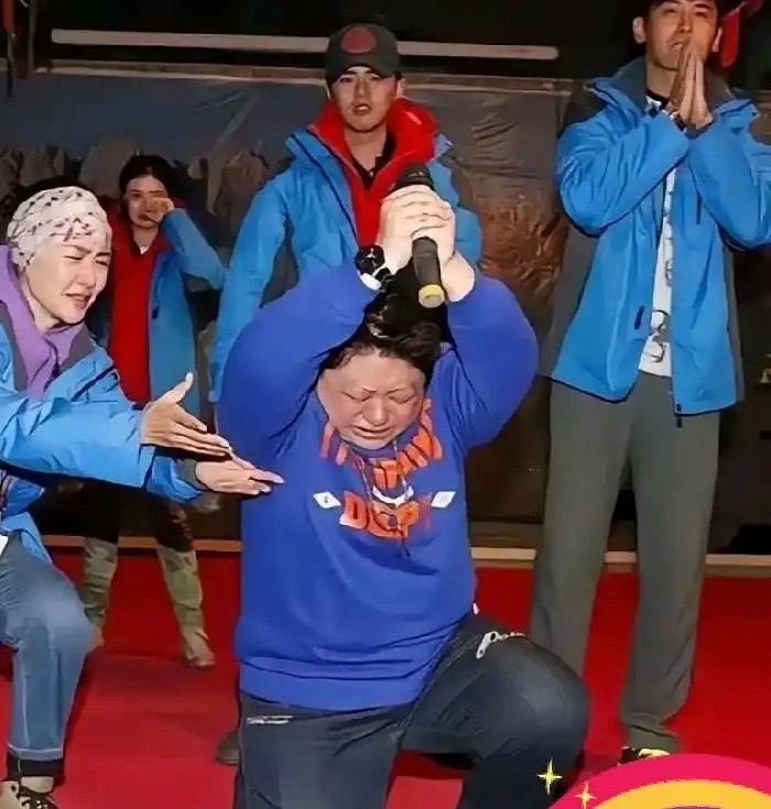 韩红这个人真的完全不经扒!因为你一扒，就会发现，她真的邪性得有些离谱了!韩红9岁