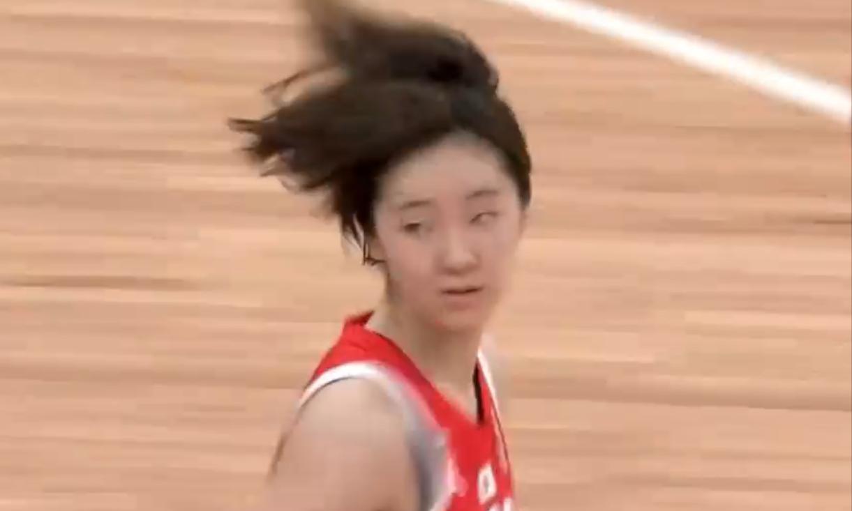 奇怪！对比中日女篮的比赛数据，不知道中国女篮到底输在哪，仔细琢磨才恍然大悟。赛