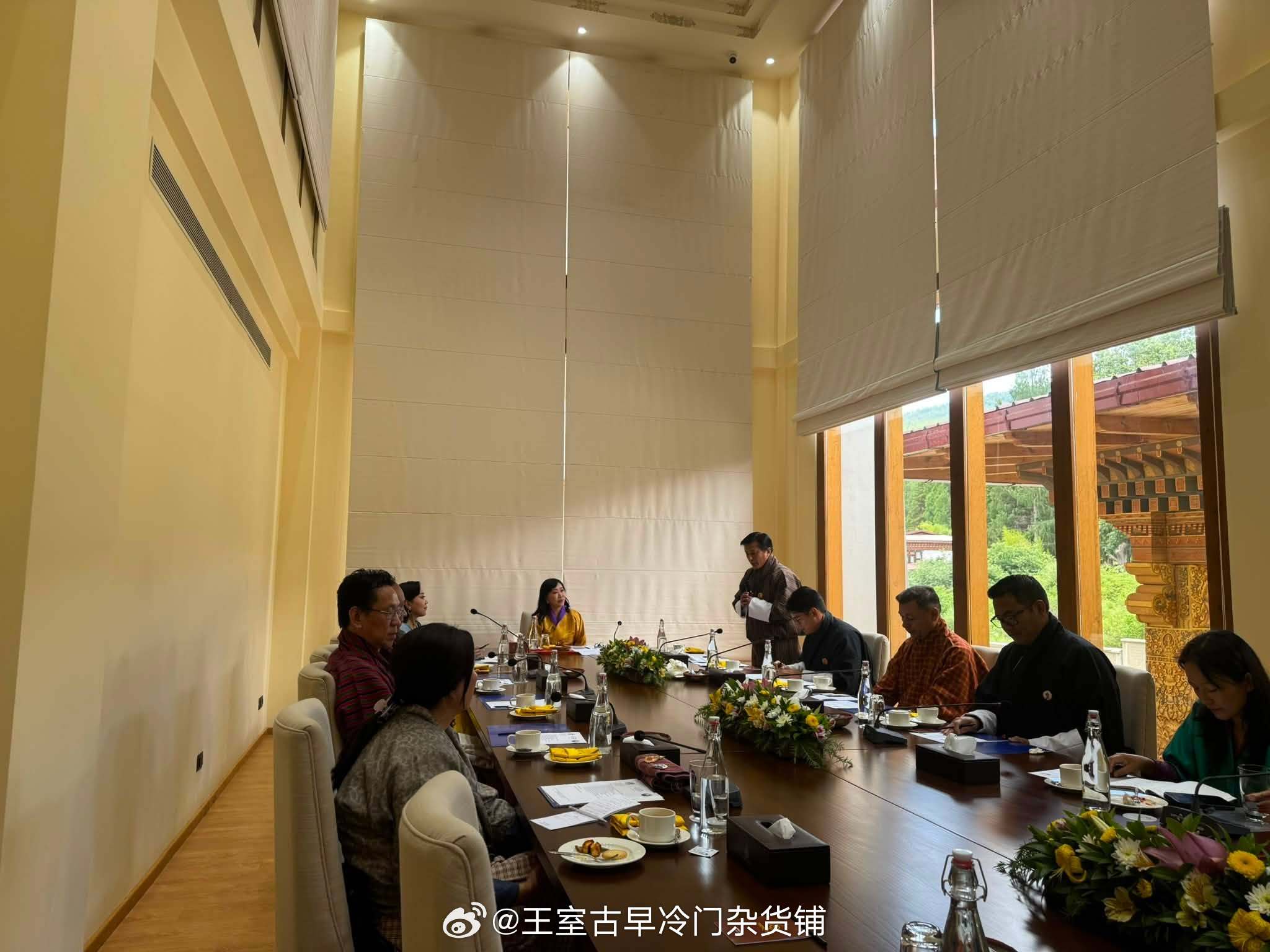 王室王室不丹王室2026年7月6日，县城大王后的基金会召开董事会议。