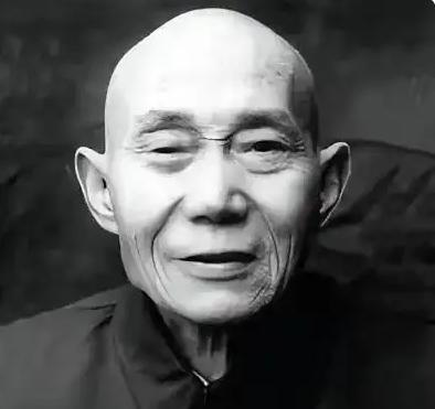 1940年，吴凤翔刺杀日军少将，走到门口时，他发现里面有好几名日军，刺杀没有把握
