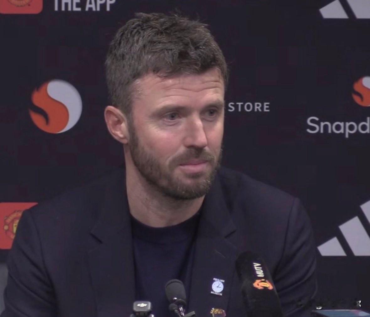 曼联本身就有马奎尔，卡塞米罗，谢什科这种争抢厉害的球员，还有b费，姆贝莫等等厉害