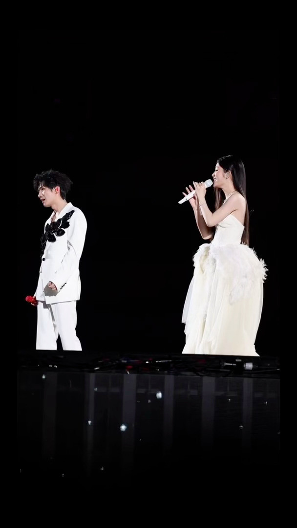 陈楚生姚晓棠合唱晓得陈楚生济南演唱会嘉宾姚晓棠陈楚生济南演唱会请来姚晓棠当嘉宾真