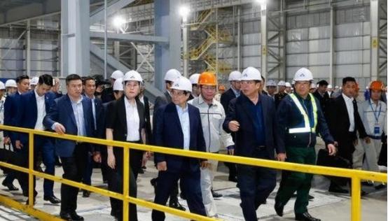 越南突然向中国提出要借钱修铁路？这可不是小数目，整整83亿美元！更有意思的是，这