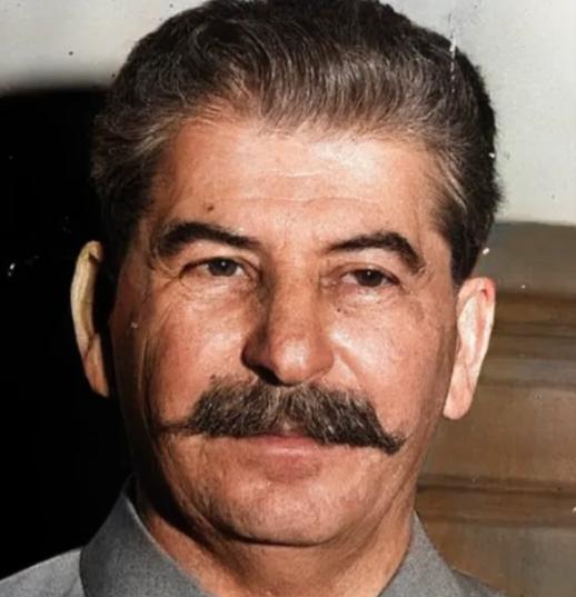 1941年，日本偷袭珍珠港后，斯大林激动地跳了起来，高呼：“干得漂亮！”丘吉尔激