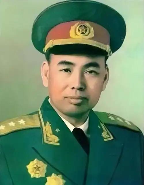 1985年，80岁的许世友上将来到济南，他想去祭奠济南战役中牺牲的华野九纵烈士，