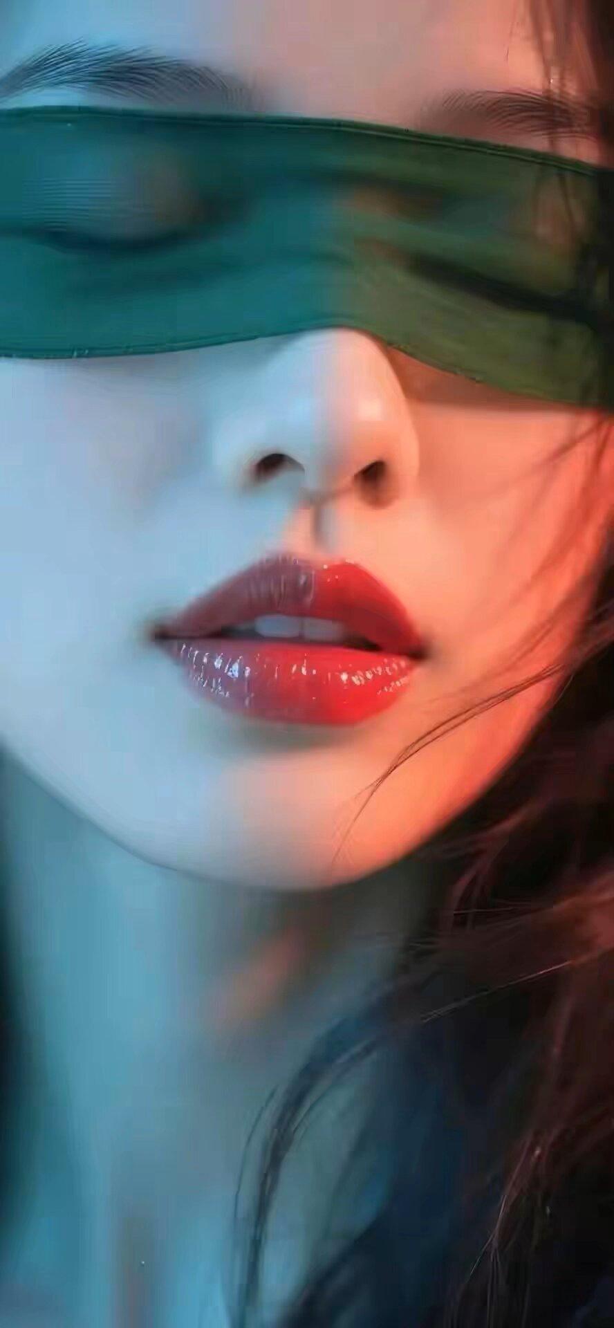 没有意义的话少说，没有结果的事少做，影响你情绪的人远离，成年人的心，要像伞