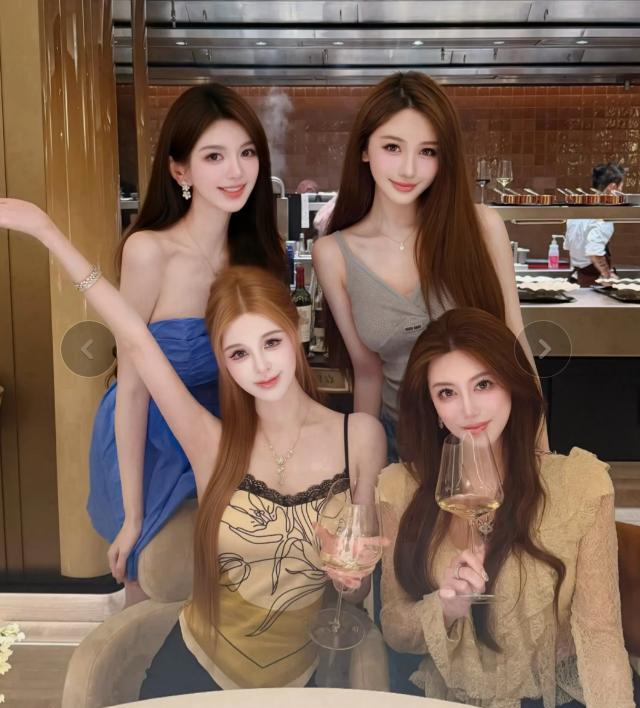 黄晓明前女友叶柯，最近发了段视频。视频里，她和三个闺蜜站一排，网友看了说：这四