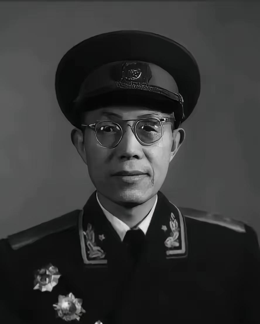 1937年，一红军干部流浪大西北，靠给地主写对联谋生！地主看完字迹后问："你是红