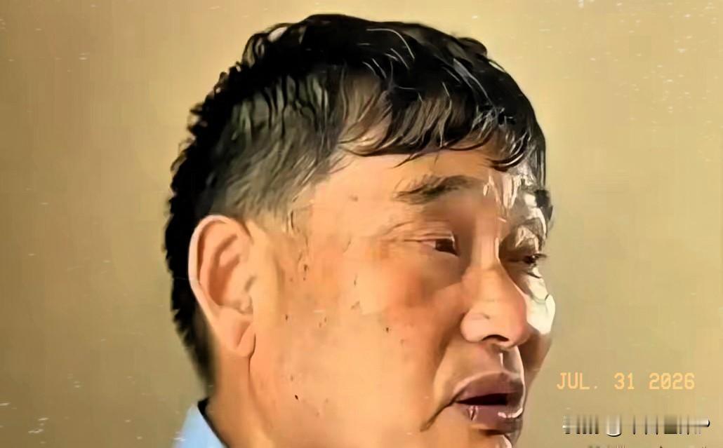 八万演出费早就已经结清，朱之文到寿宴场地，发现隔壁搭着办白事的棚子，说什么都不肯