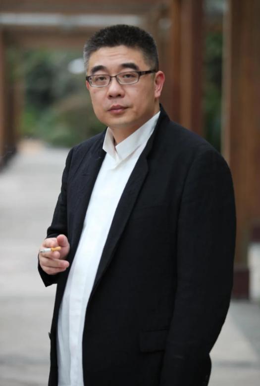 复旦大学钱文忠教授说：“我们的社会已经开始面临严重问题，严重到忠诚、守信、孝悌、