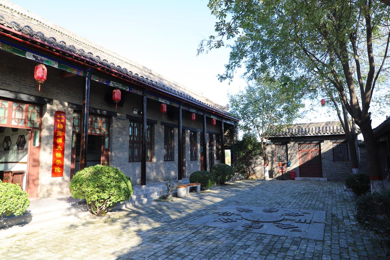 藏在冀南平原的广府古城，是被护城河温柔环抱的“北国小江南”！青砖黛瓦映着碧水，