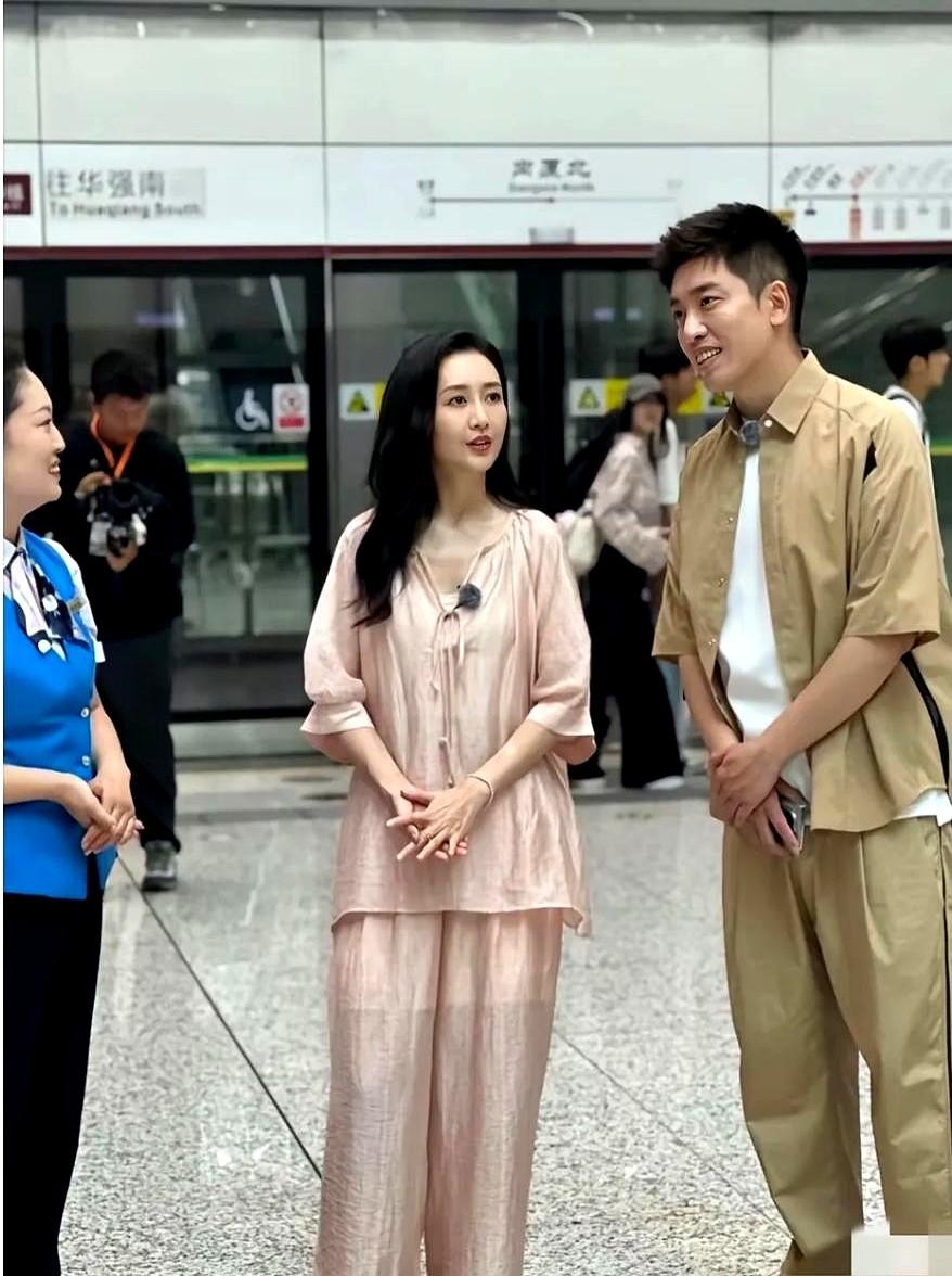 前几年每个剧里几乎都有她，你还记得吗？那几年真的是，真的是打开电视就是那张熟