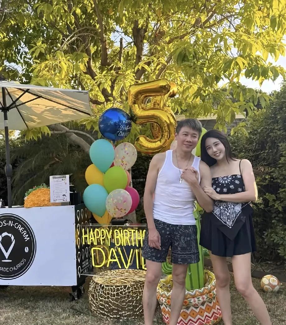我就听陶喆的歌他其他的就不管也不懂，不过人家老婆都原谅了网友再怎么骂也