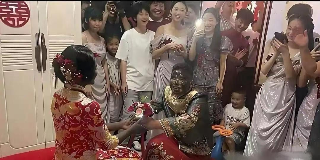 这颜值在黑人里堪称貂蝉啦！你们花20万愿意娶吗我反正愿意[呲牙笑][呲牙笑]外国黑