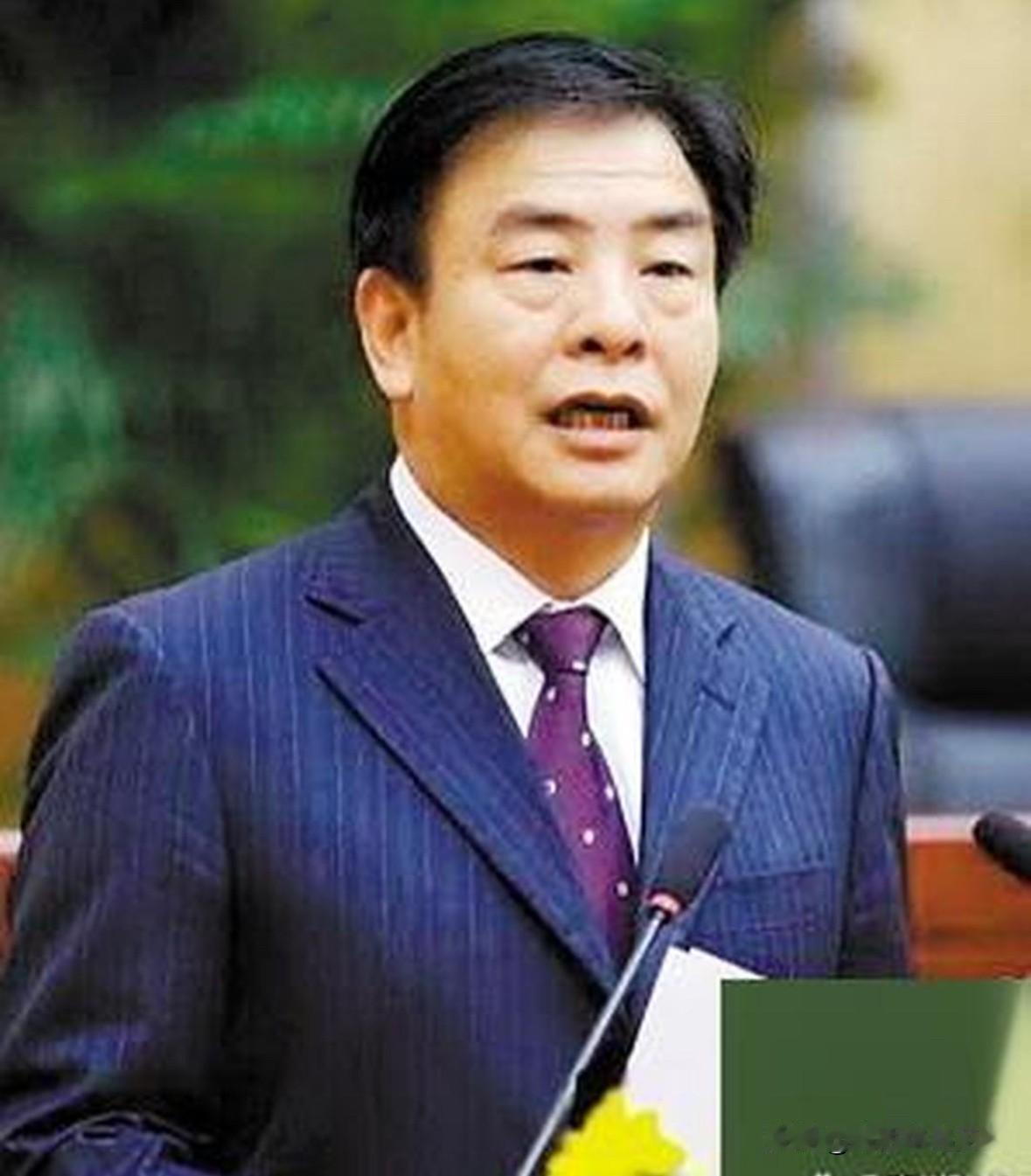 他曾任涪陵市委书记。1945年出生，重庆渝中区人，1968年参加工作，四川大学毕