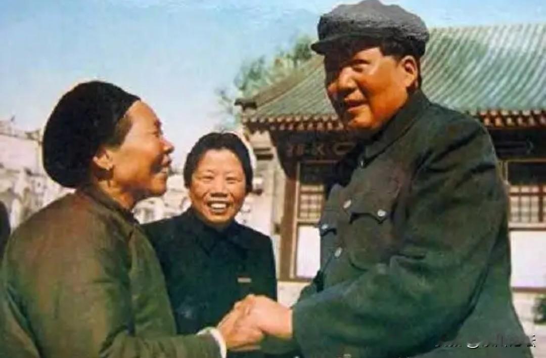 资产阶级掌权了，资本主义就产生了。无产阶级掌权了，社会主义就产生了。这么简单的问