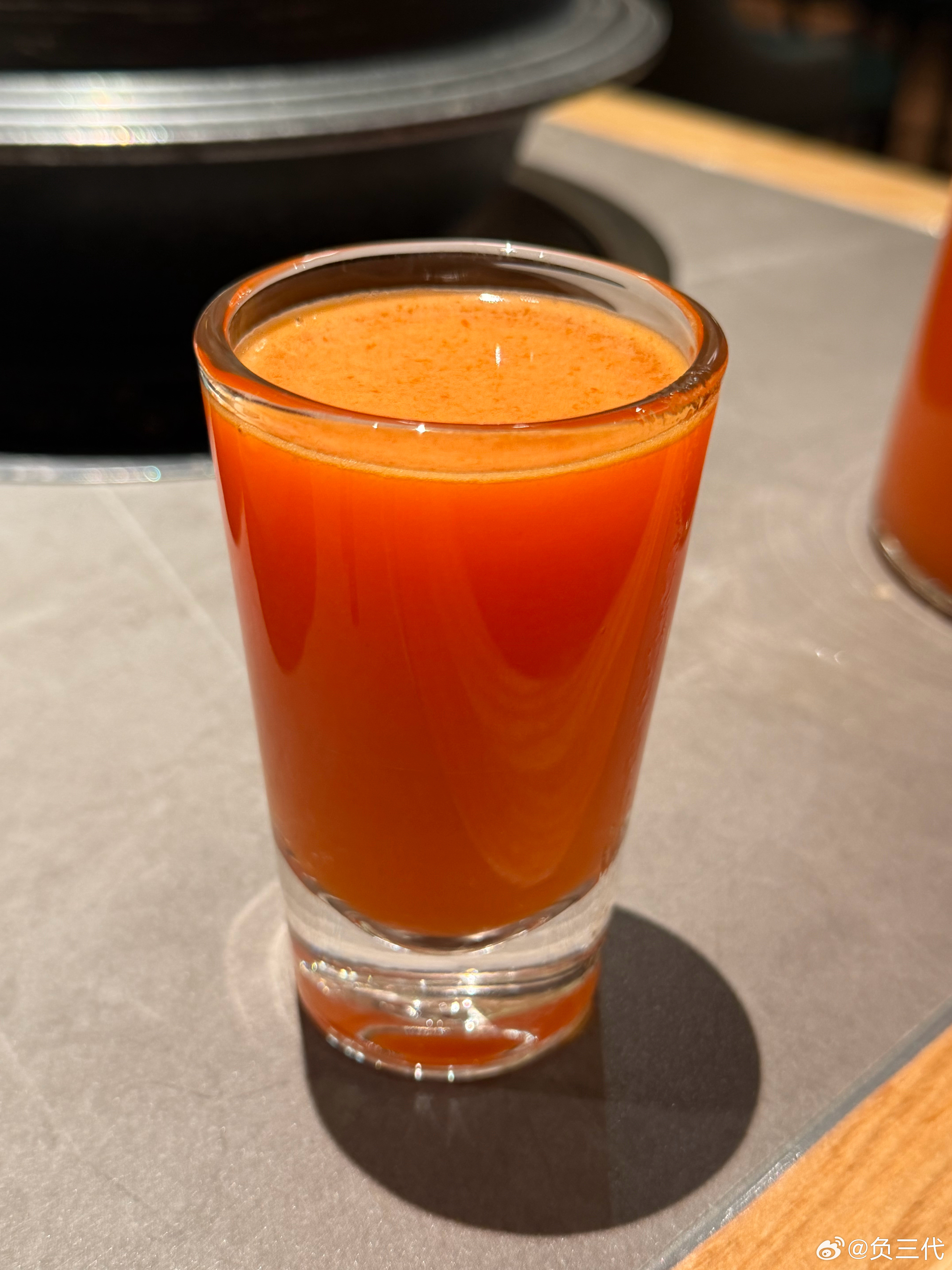 东北菜可以说相当生猛，今天终于吃上林蛙了！虽然不是林蛙的季节，但也非常好吃，糯糯