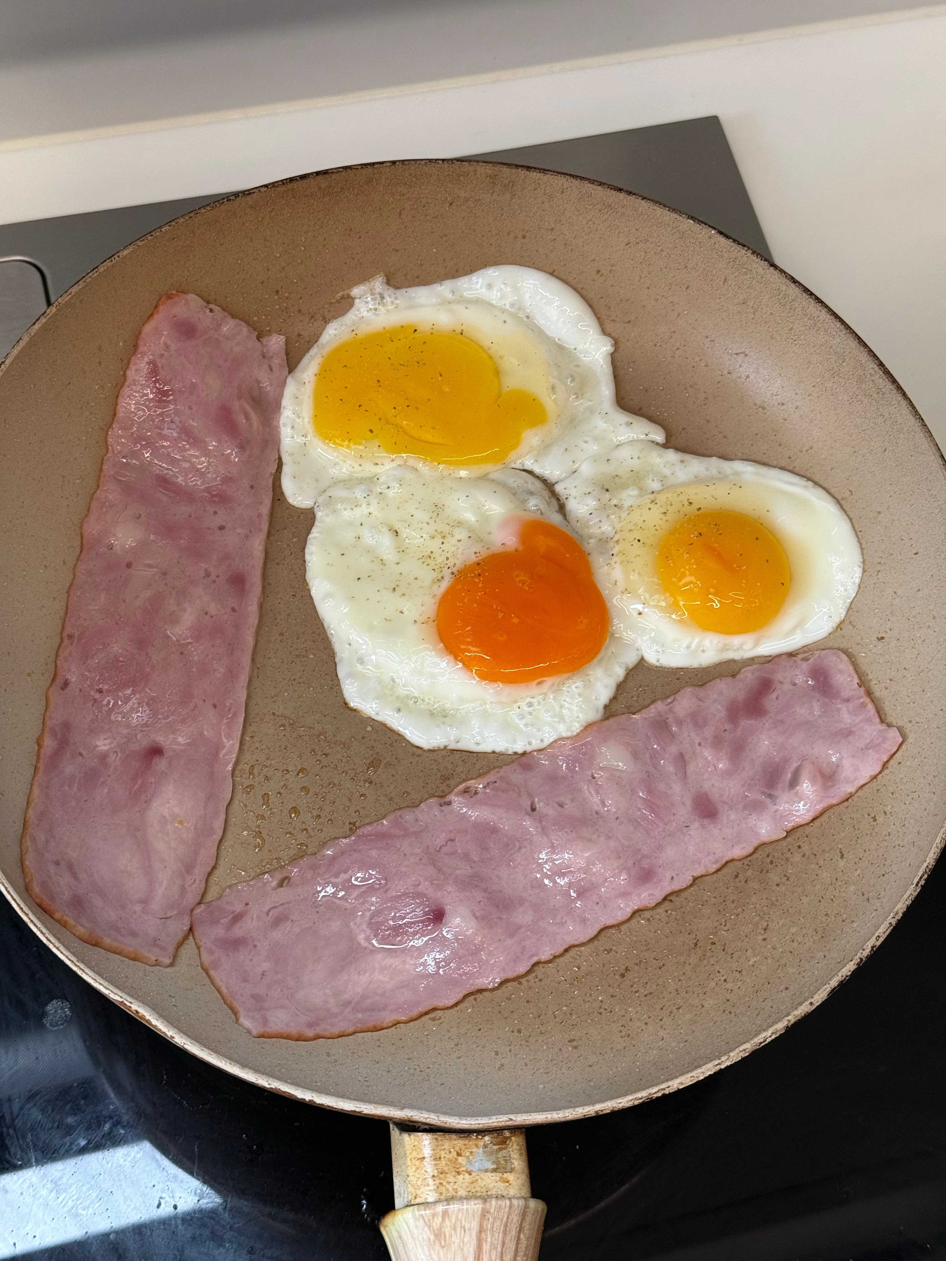 食肉家族的早餐​​​