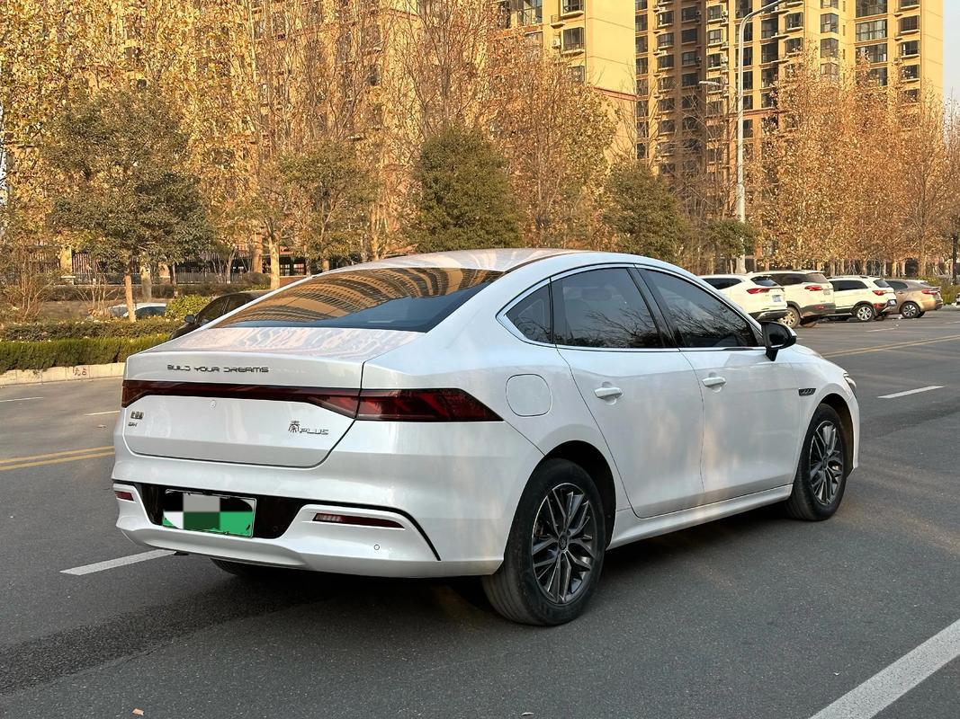 比亚迪秦PLUSDM-i车内静谧性&隔音深度体验：60以下像电车，100以上要