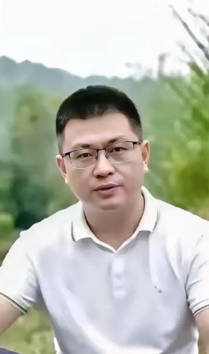 唐明杰这回算是彻底摊牌了。8月5号上午十一点，他当着三方律师的面，把婚外胚胎给销