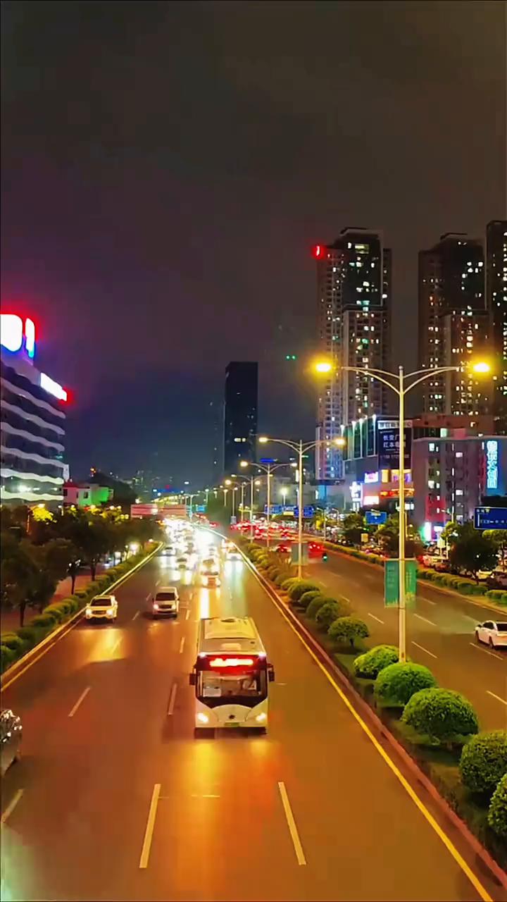 为什么很多人都觉得阶层跃迁越来越难？以前我一直觉得那些学费死贵的精英学校、贵族学