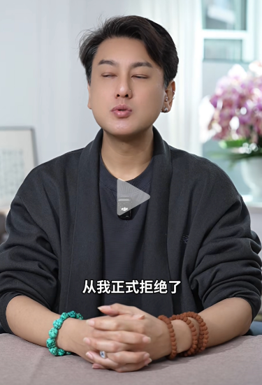 刚看到朱孝天的所谓“回应”，真的被这个男人的无下限恶心到了。这不就是明目张胆