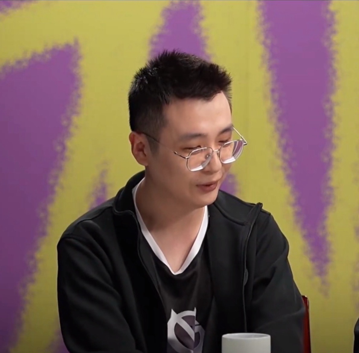 Xinq：毛哥只是不够强，不是说不强，没到世界第一那种强，是世界第二的强！我这么