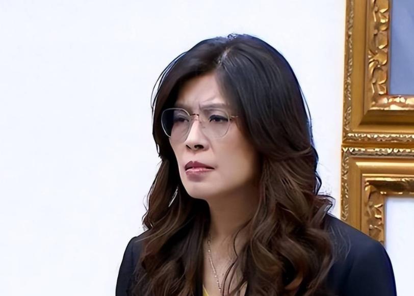 国民党里这几天最难过的恐怕就是党主席郑丽文了。让她万万没想到的是，她想下去帮忙辅