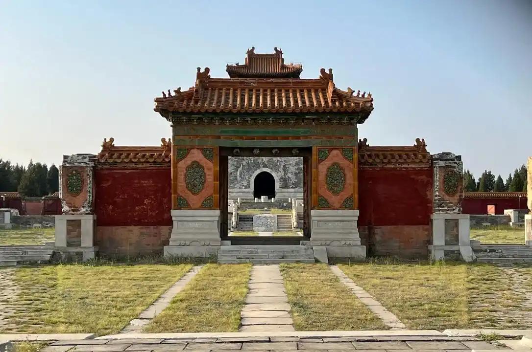 孝庄死后37年没有下葬，康熙到死也没解决这个问题，雍正却解决了1688年寒冬