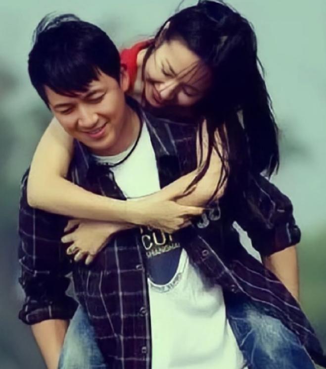 董洁承认当年任性，再看潘粤明那句娶对老婆，满是唏嘘最近董洁接受采访，终于松口谈