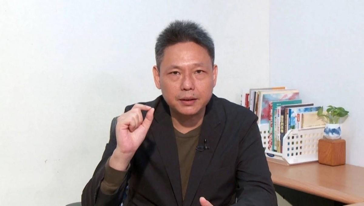 台湾时事评论员谢寒冰说：“你们知道中国大陆这两天在干什么吗？他在给全国的退伍军人