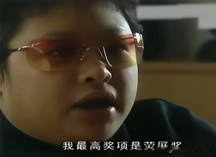 韩红又被发现新金句了，她曾直言不讳说，“我最高奖项是荧屏奖，那还是我老师李双江走