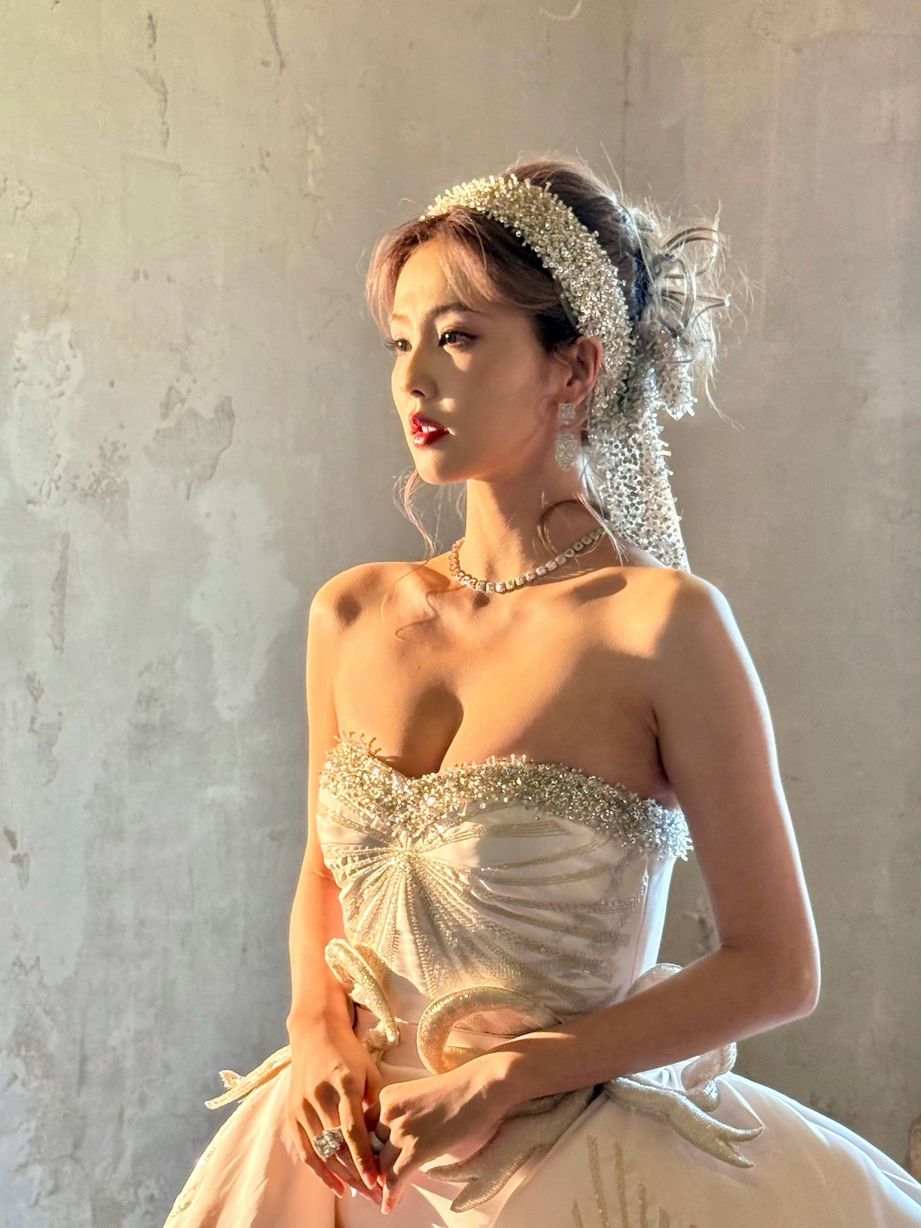白鹿官宣2026芭莎之夜又能看到鹿鹿的红毯了😘​