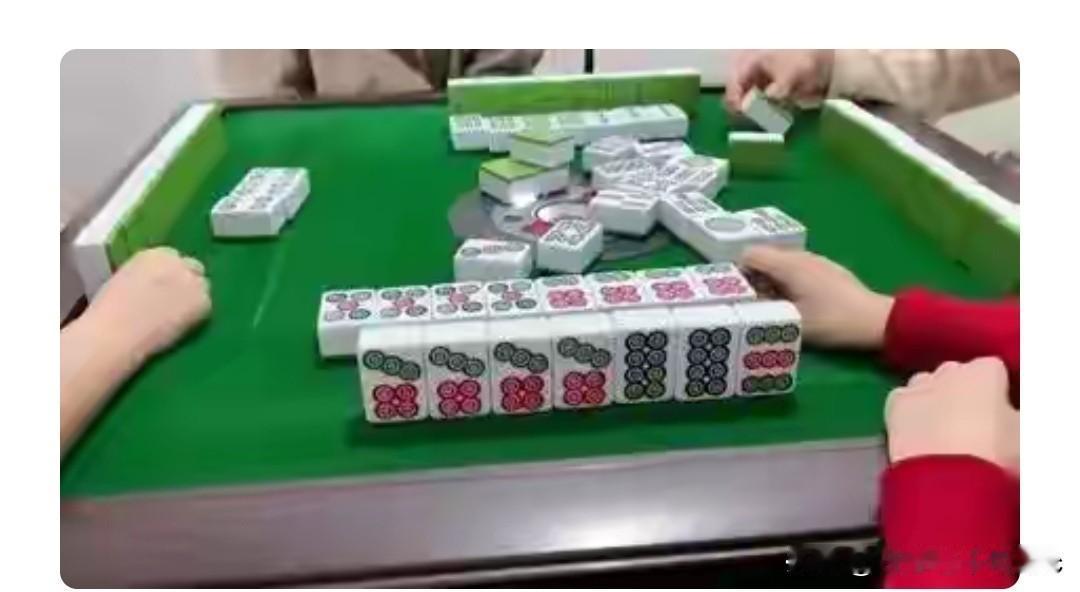 恼火！业余时间常“被迫”打麻将，尽管口头不悦，但碍于情面又总能成行。话说周末