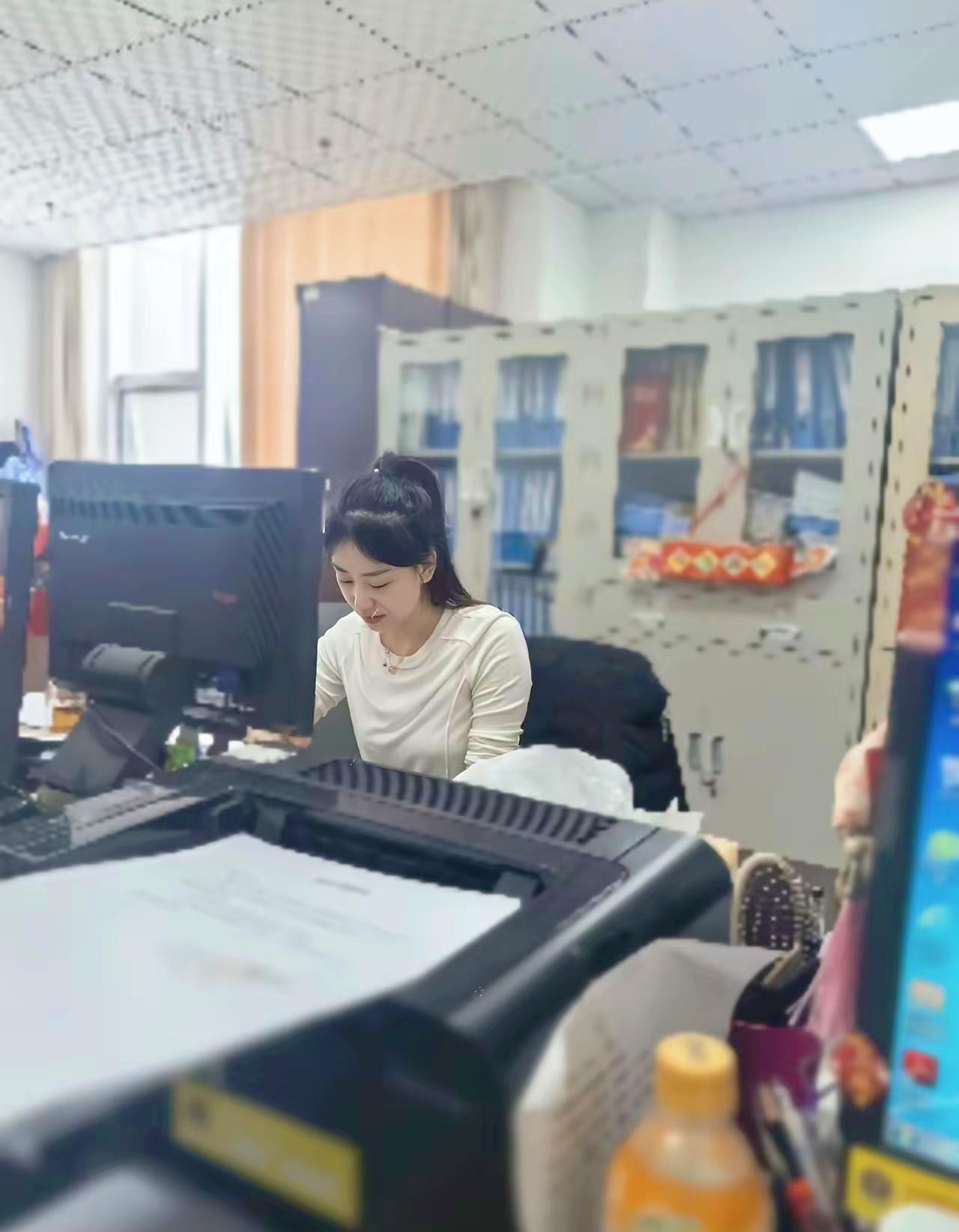 怪不得体制内剩女那么多​我外甥女在税务局上班，今年34了，长得不差，家里条件也