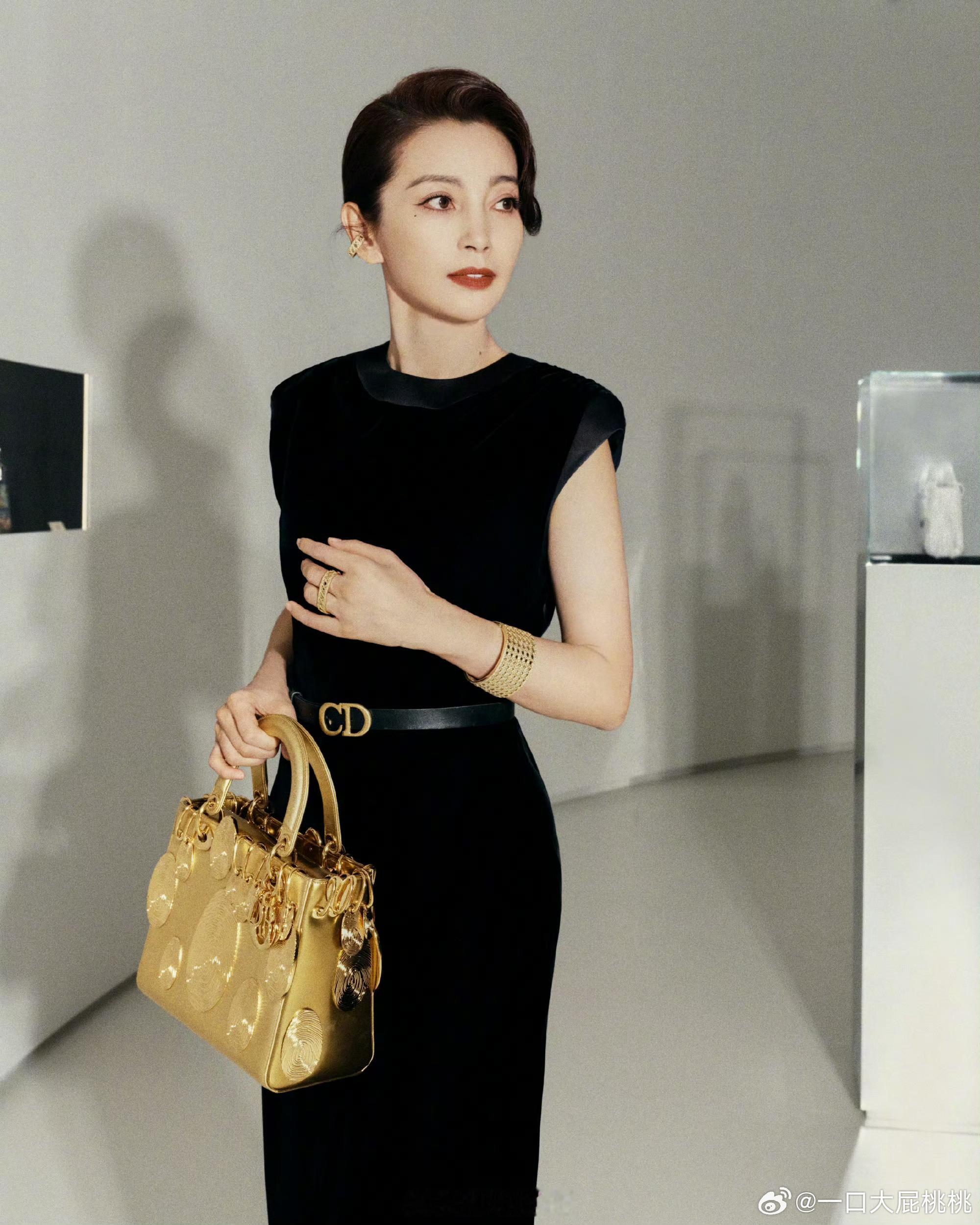Dior揽入两位长期合作的大🌺，虽然没有title但是地位还是毋庸置疑，该推封