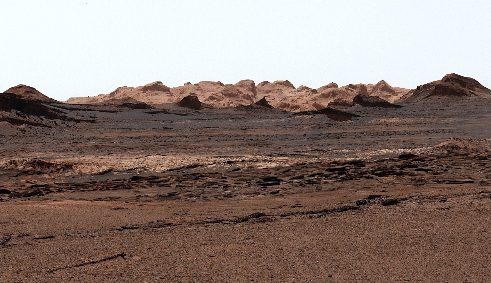 7月30日，NASA发布了一组好奇号火星车拍的全新照片